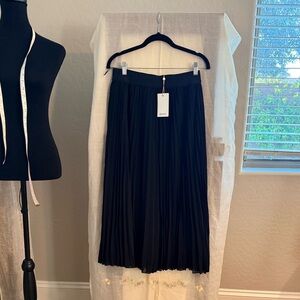 Quince Classic Black Pleated Midi Skirt